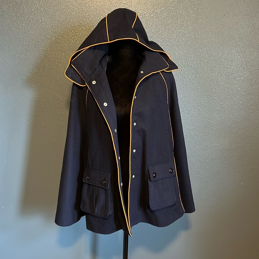 Hooded cape